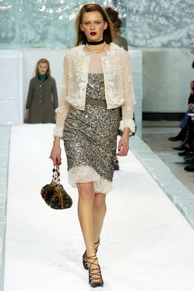 Look 32